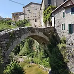 شقة In Imperia Fuer Bis Zu 4 Personen Vasia