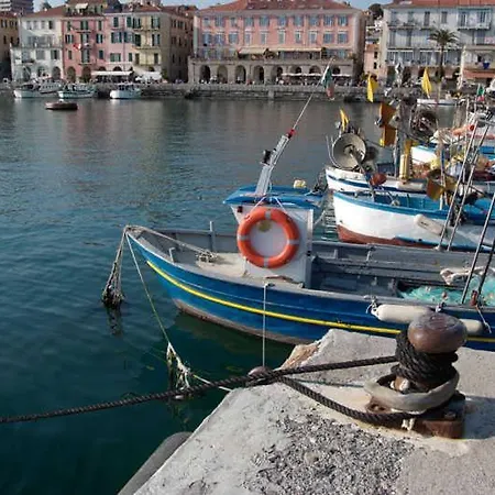 Appartamento In Imperia Fuer Bis Zu 4 Personen *